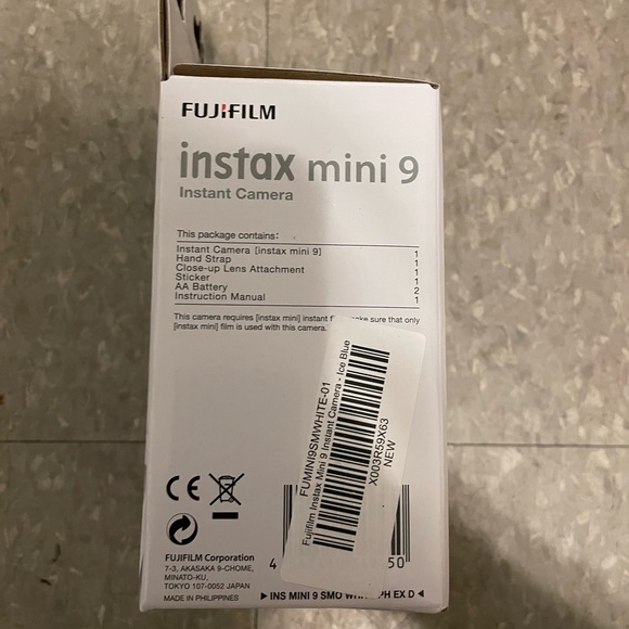 New Fuji Polaroid Camera - Picture 4 of 4